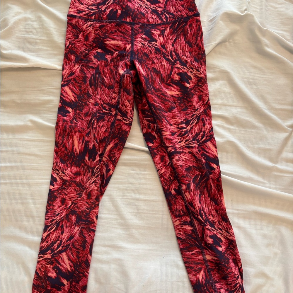 Fleo Red & Black Patterned Leggings crop